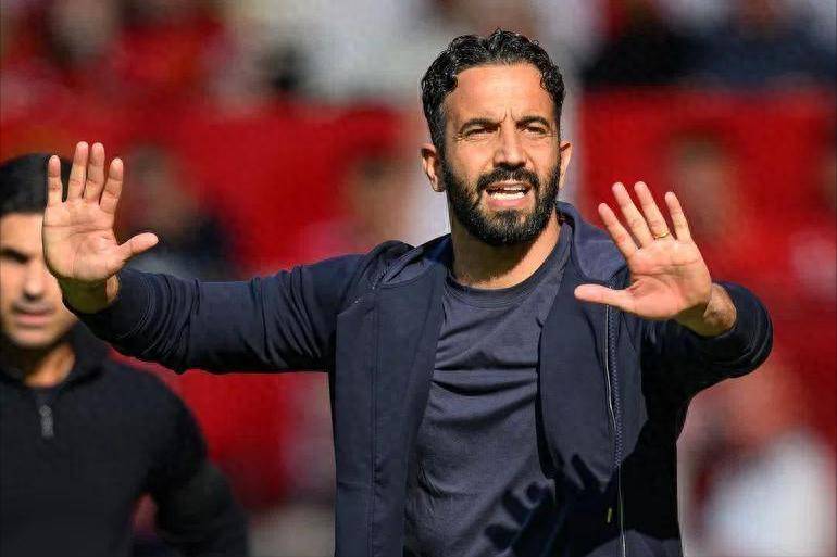 何时是个头？曼联解雇阿莫林，2.5亿镑的引援投入又要打水漂了